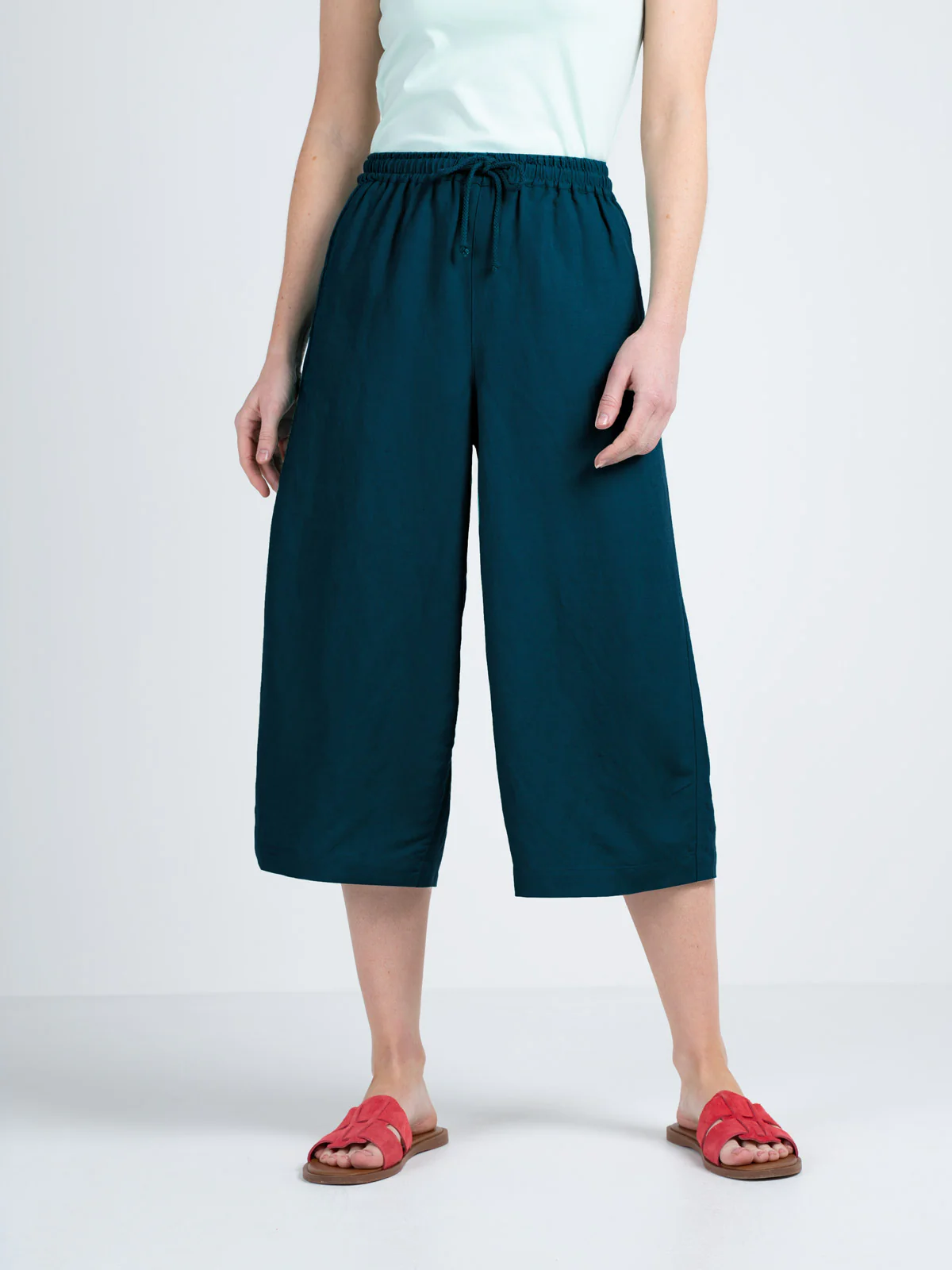 Cropped Wide Leg Linen Trousers - Image 3