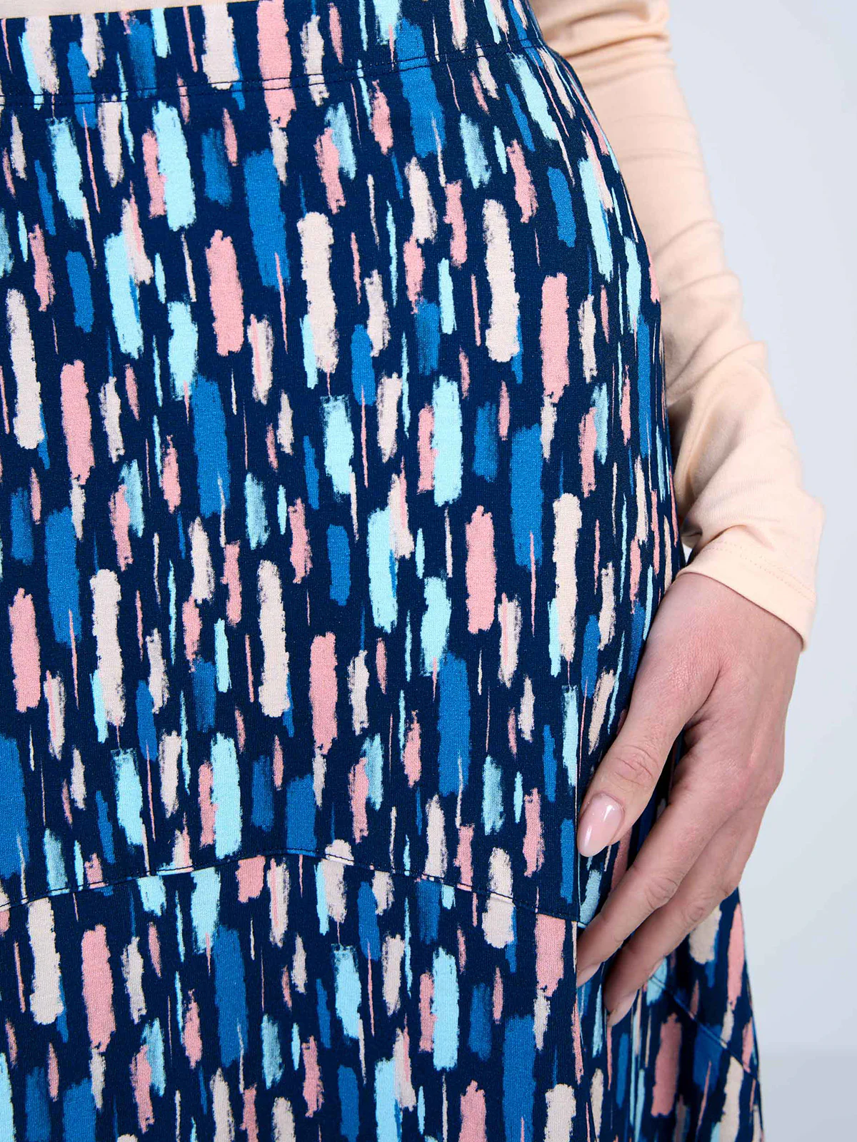 Dash Print Maxi Skirt - Image 9