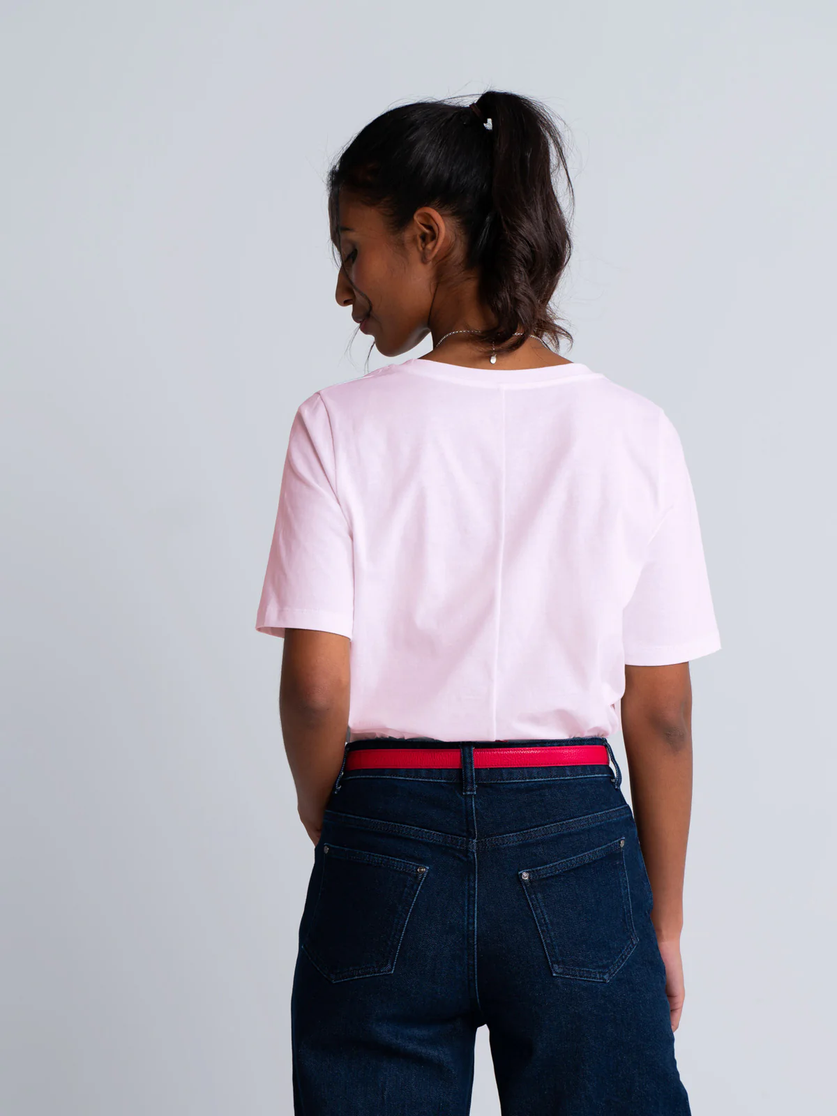 Lightweight Cotton V - Image 9