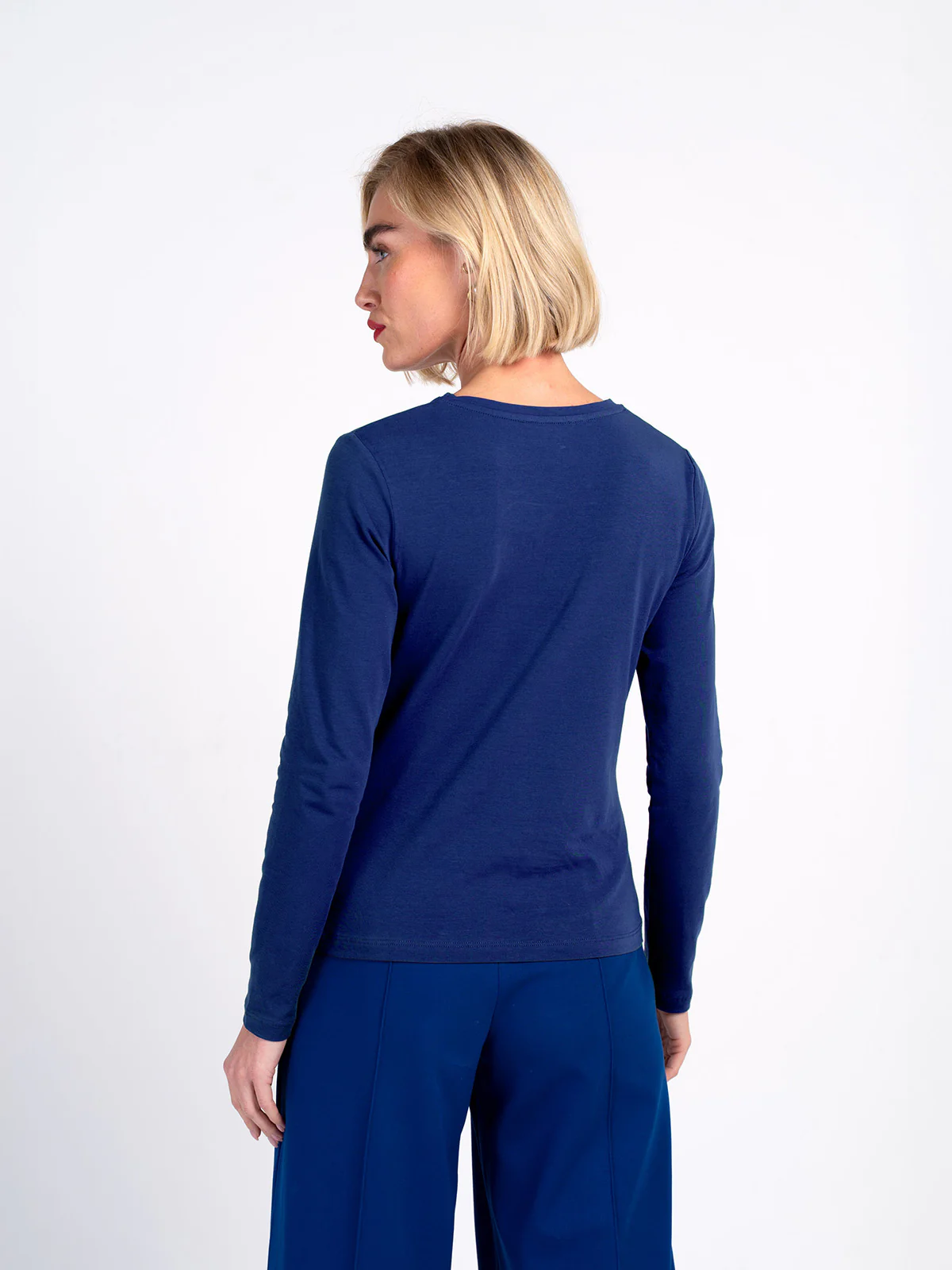 Long Sleeve Everyday V Neck - Image 10