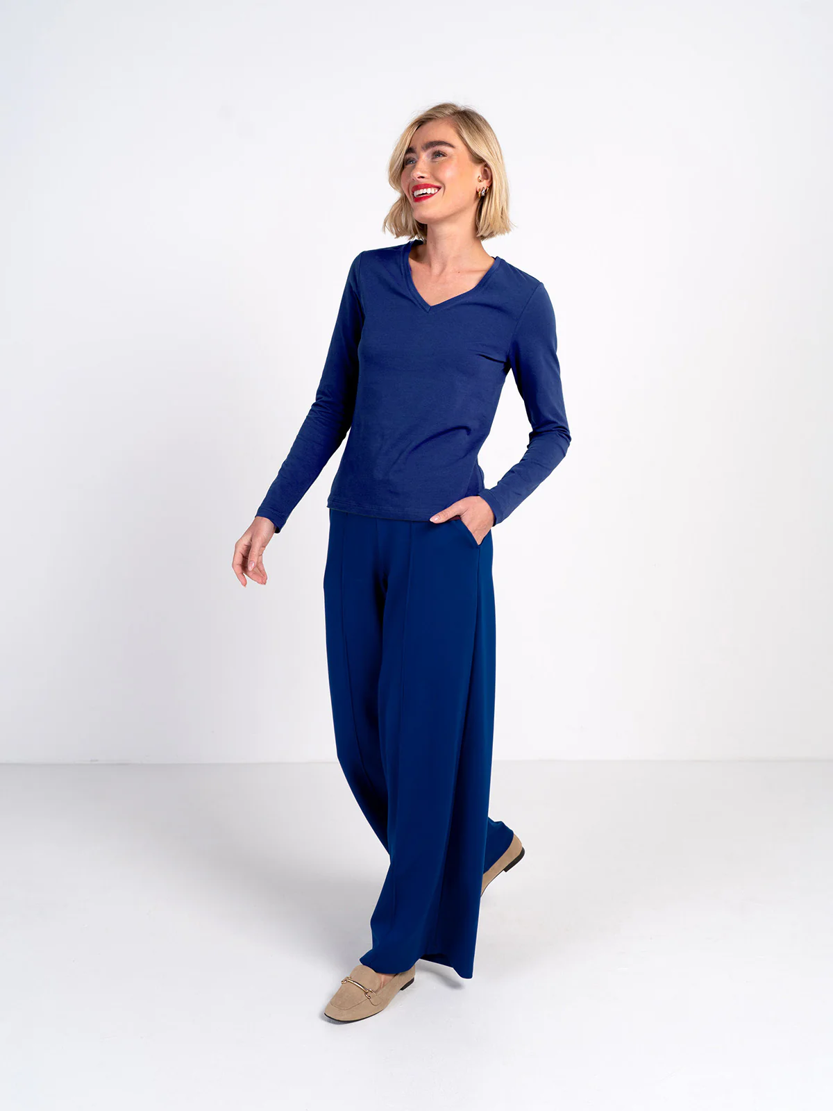 Long Sleeve Everyday V Neck - Image 11