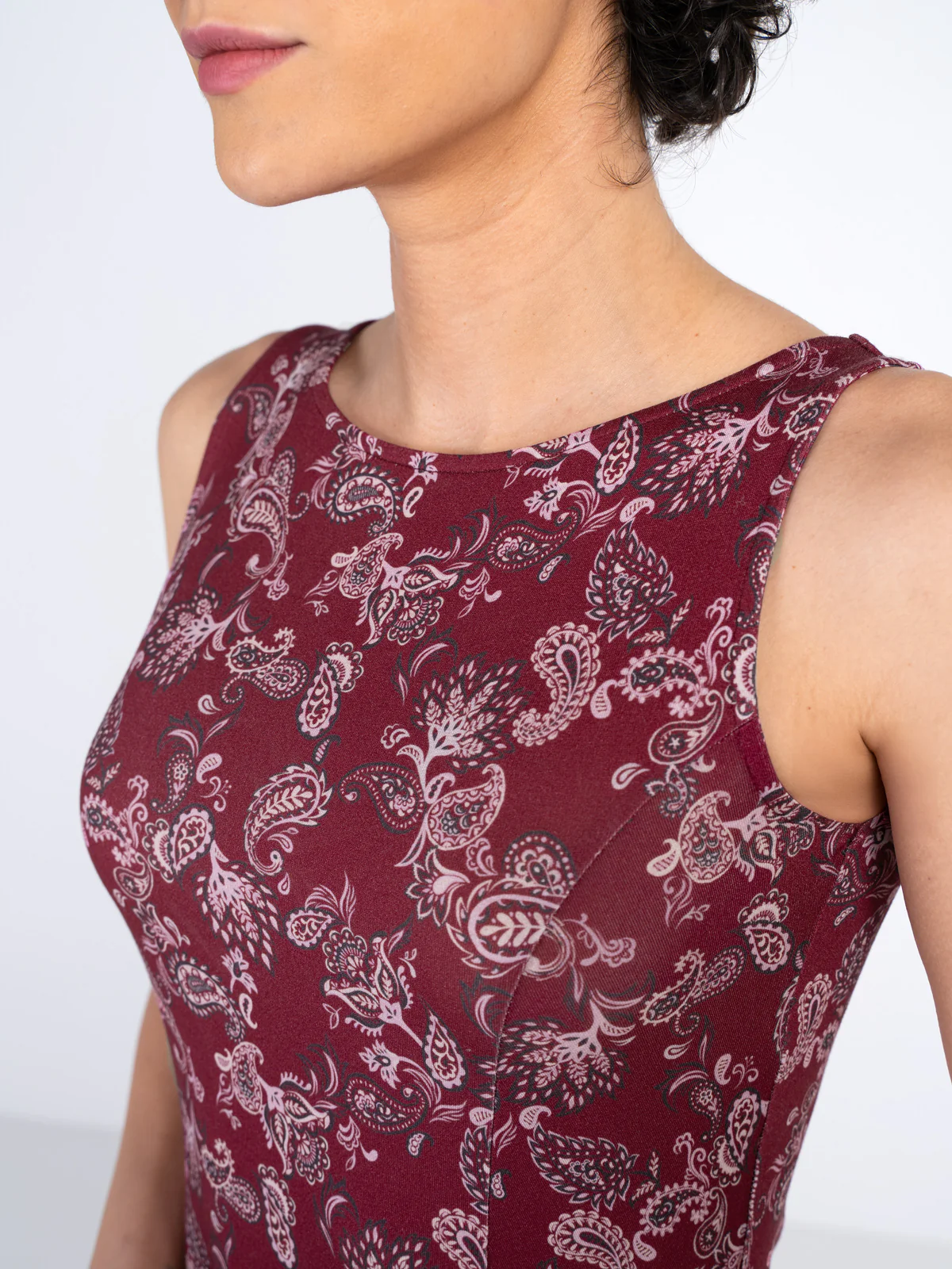 Printed Paisley Sleeveless Dress - Image 14