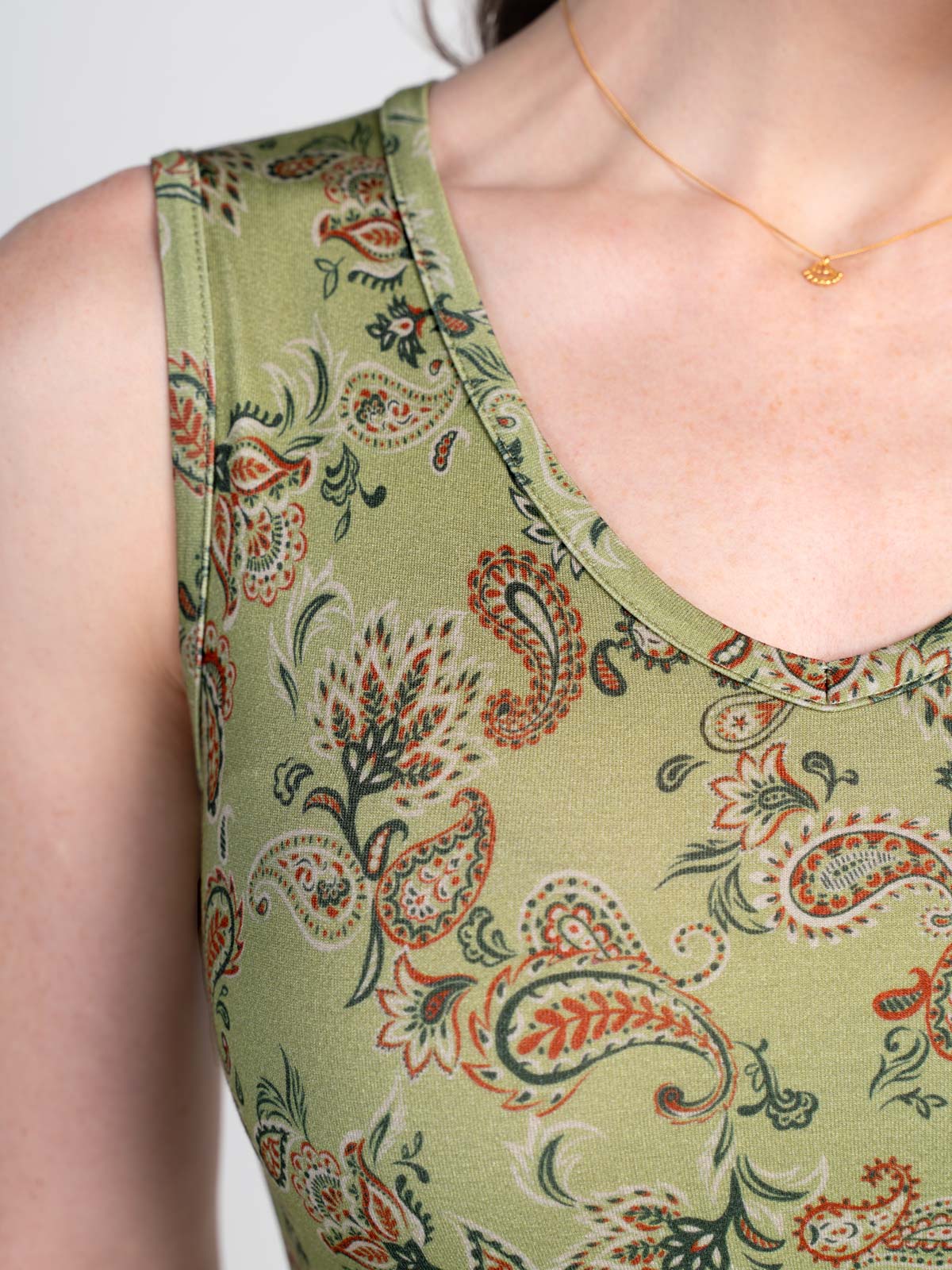 Printed Sleeveless Paisley Top - Image 3
