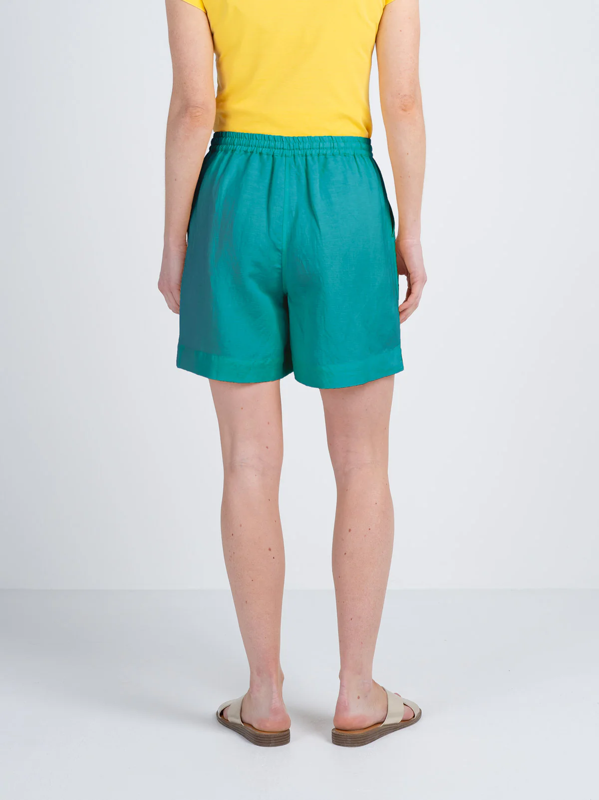 Relaxed Linen Shorts - Image 12
