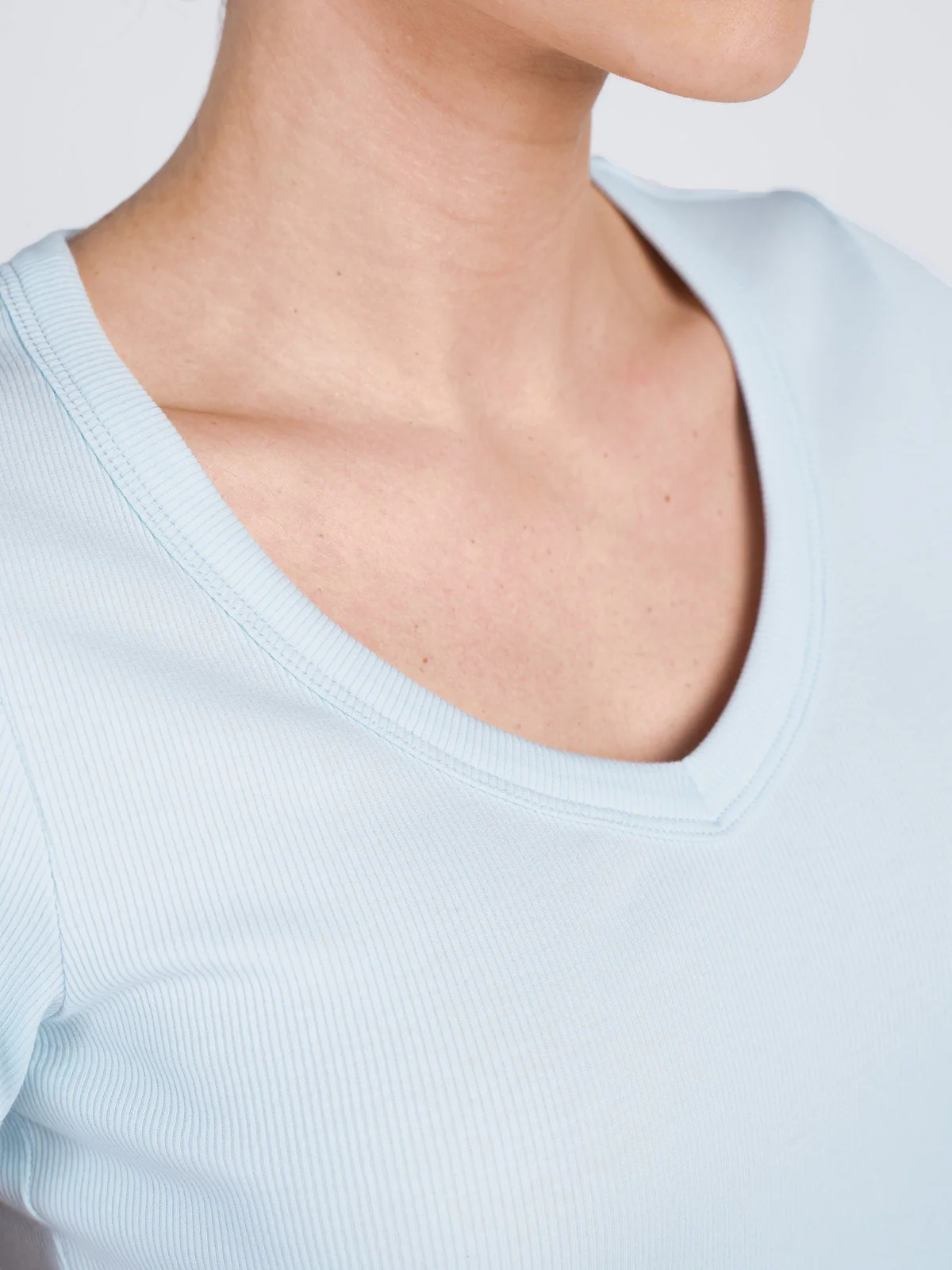 Short Sleeve V Neck Rib Tee - Image 13