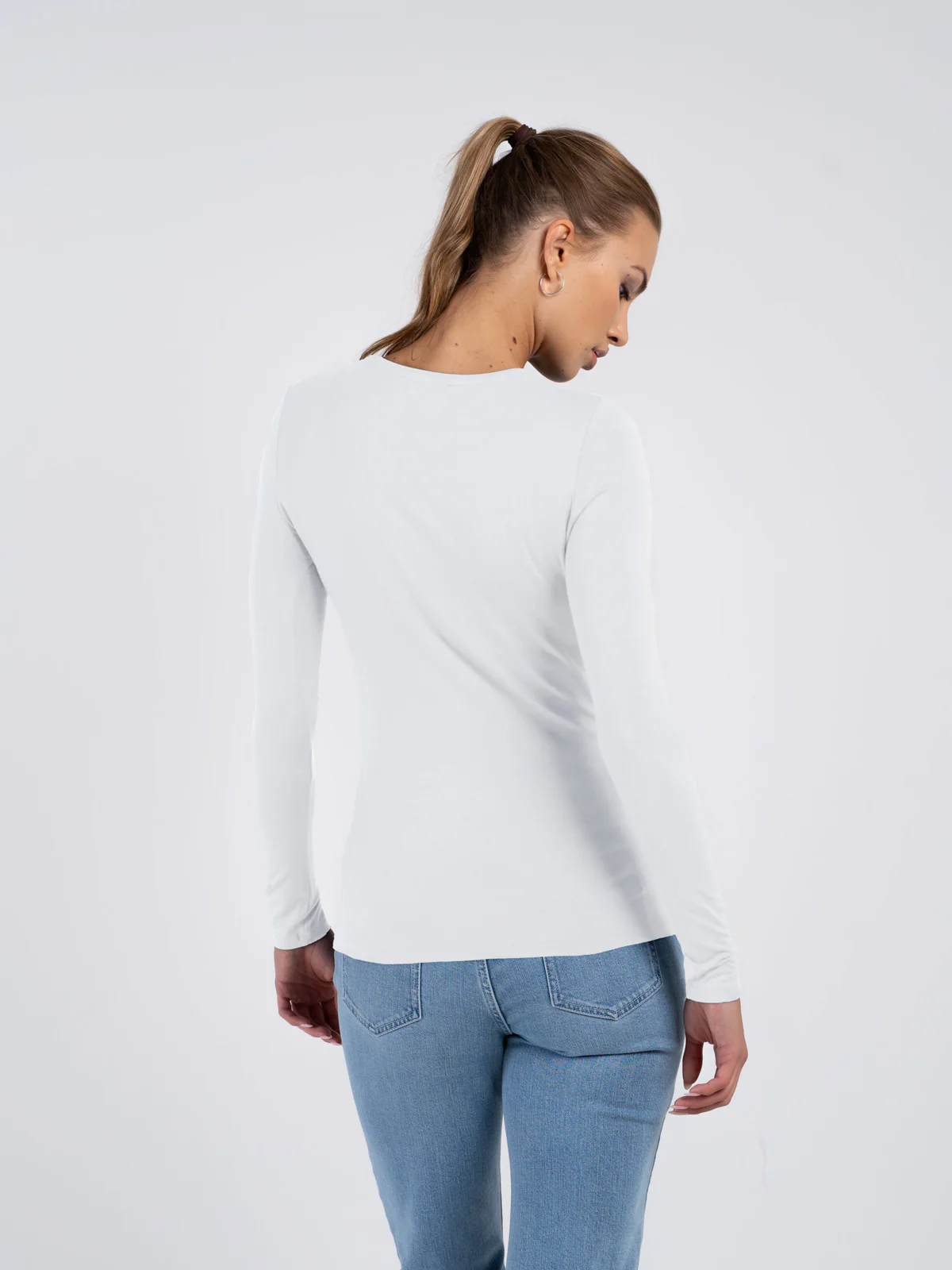 Silky Crew Neck - Image 22