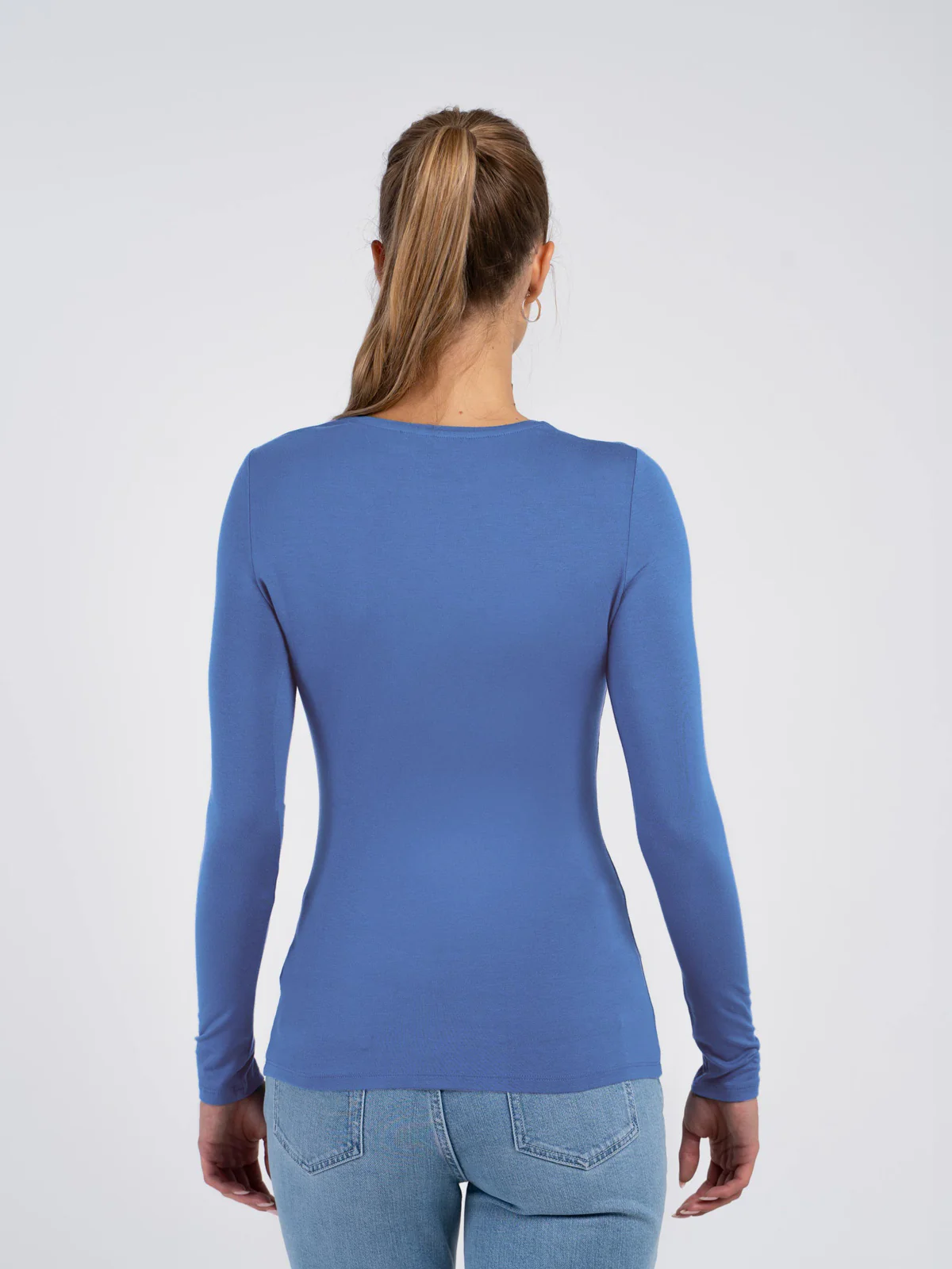Silky Crew Neck - Image 26