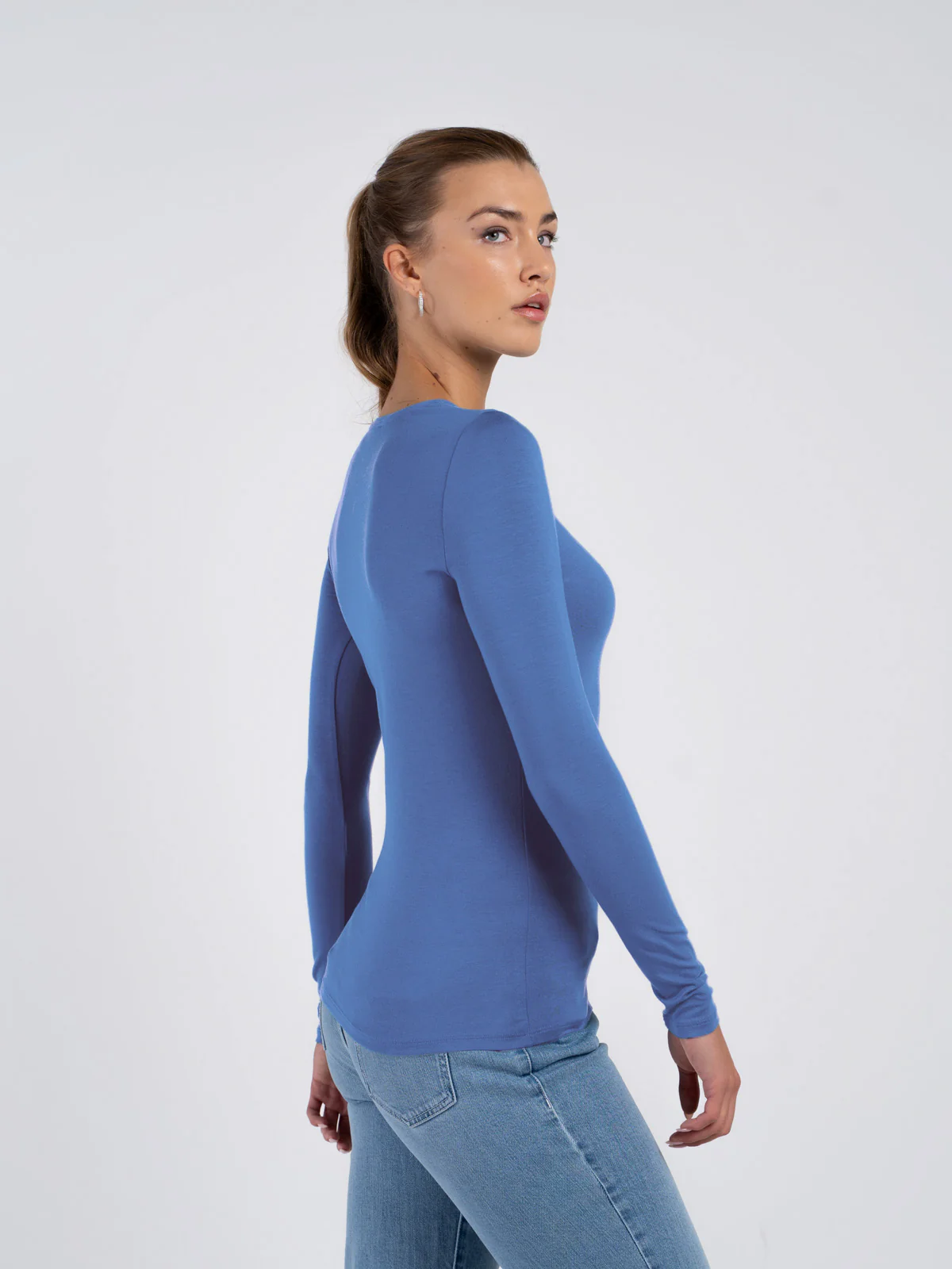 Silky Crew Neck - Image 27