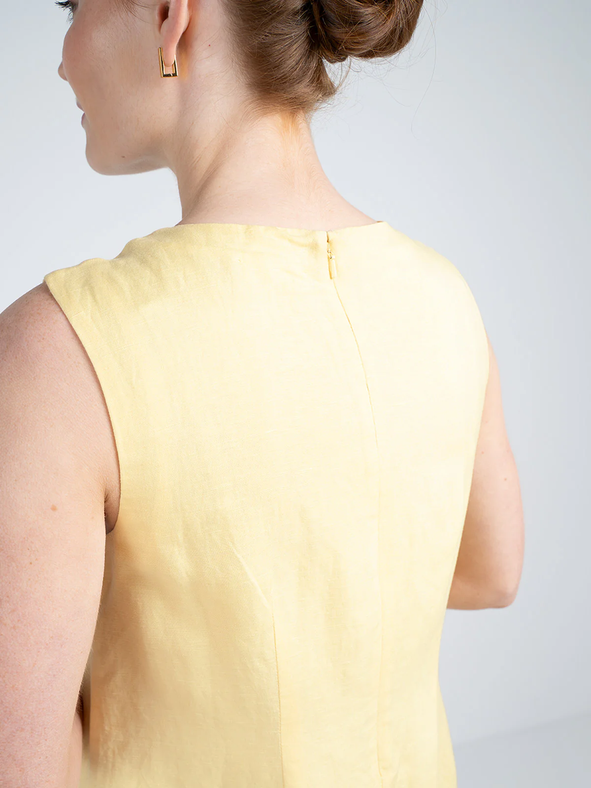 Sleeveless Linen Shift Dress - Image 19