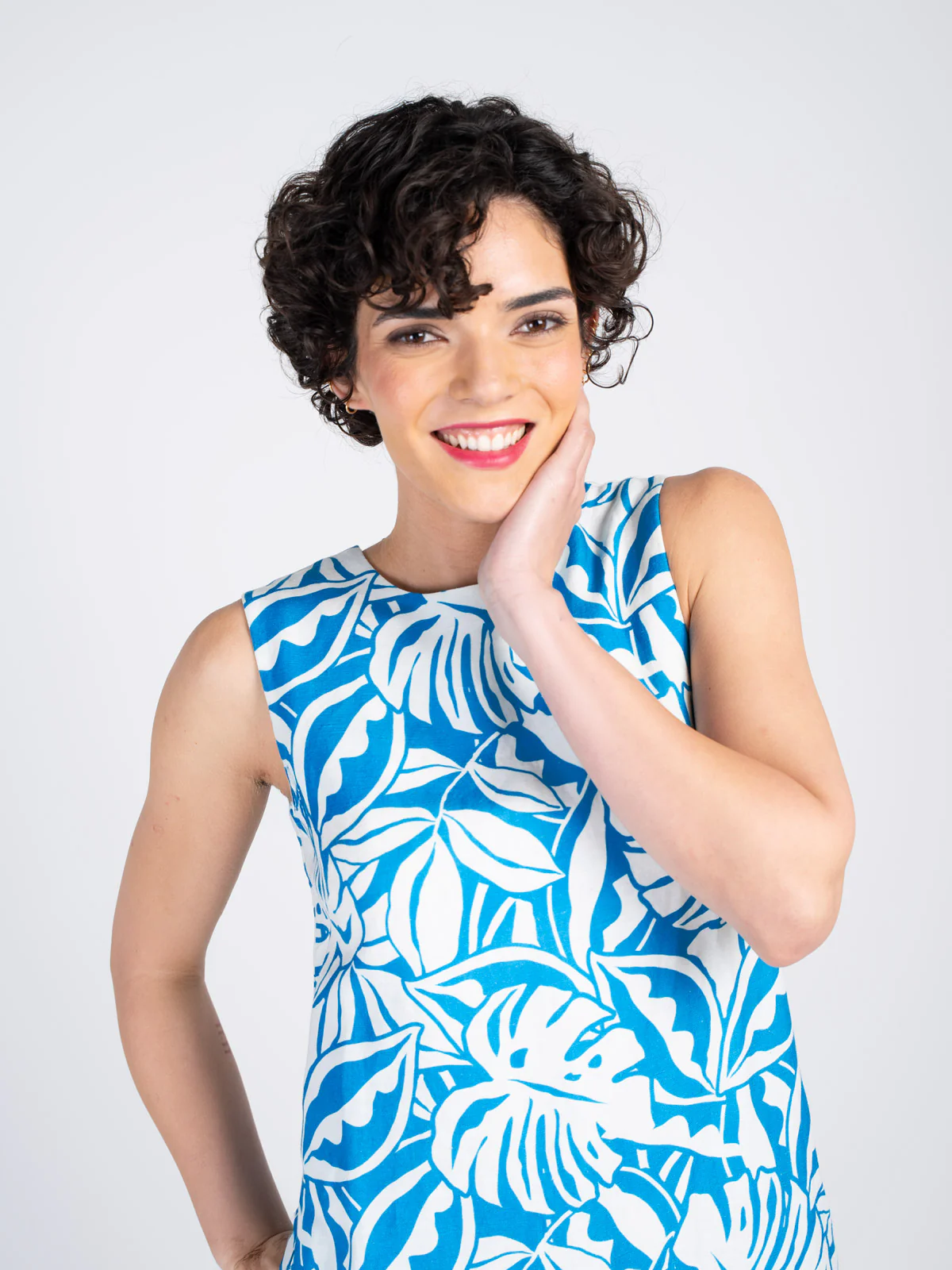 Sleeveless Printed Linen Shift Dress - Image 3