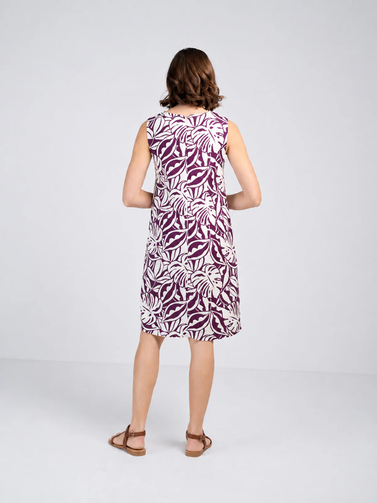 Sleeveless Printed Linen Shift Dress - Image 6