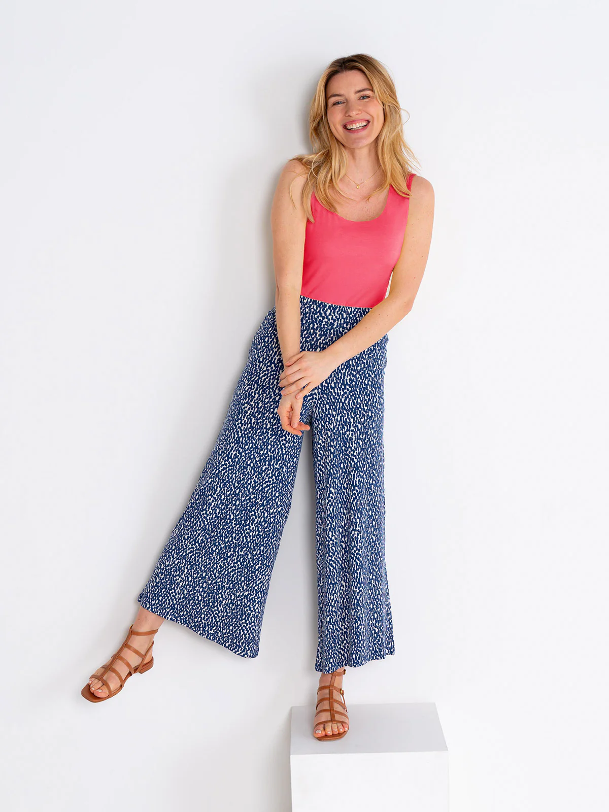 Sleeveless Soft Square Vest - Image 26