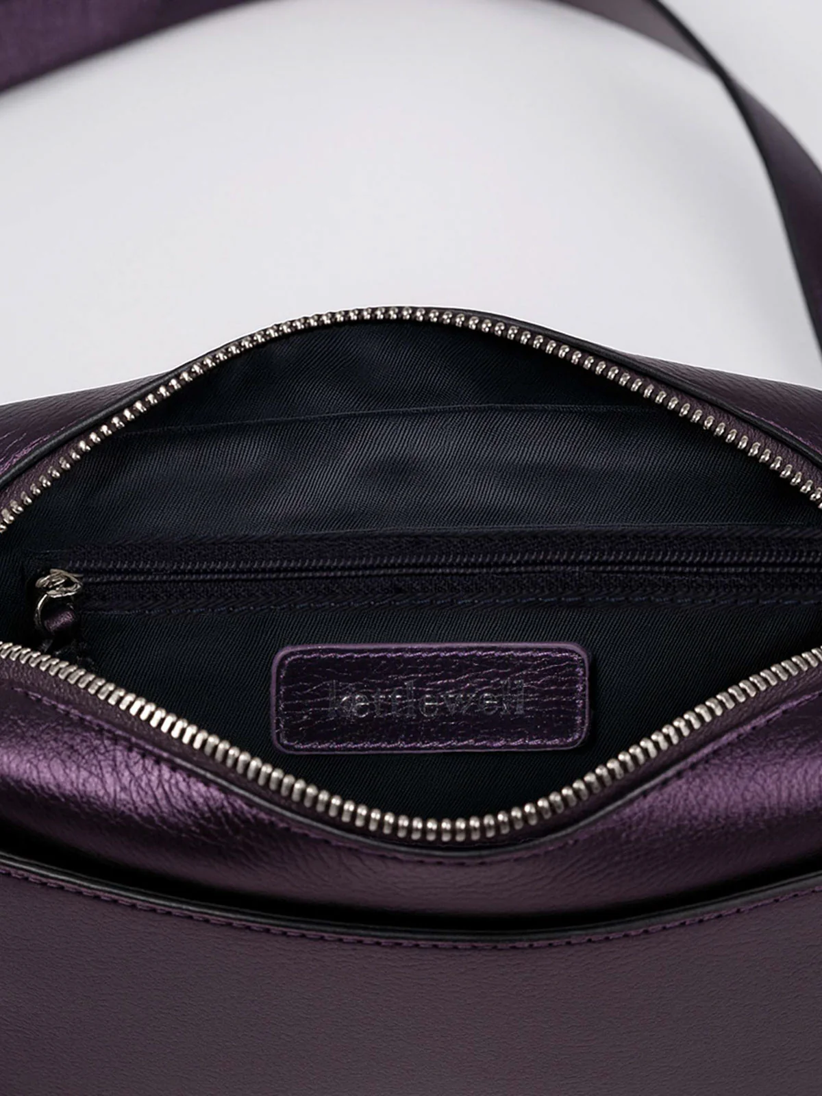 Taylor Metallic Cross Body Bag - Image 4
